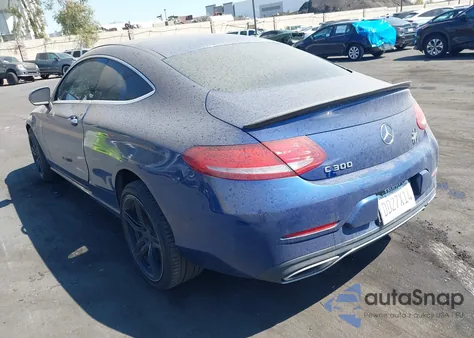 2017 Mercedes-Benz C 300 из США, поврежденный, VIN WDDWJ4JBXHF400872